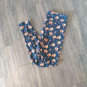 Lularoe tall and curvy leggings